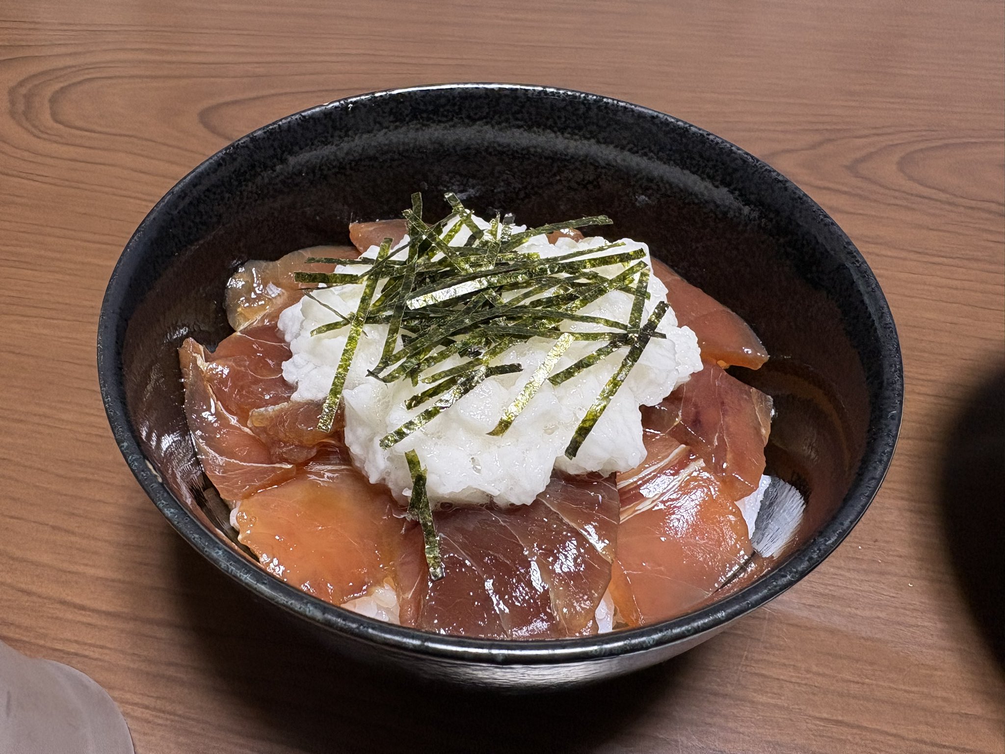 丼だけ~ 丼（どんぶり） 有田焼 和染ラインほんわか丼 小さめサイズ 軽量