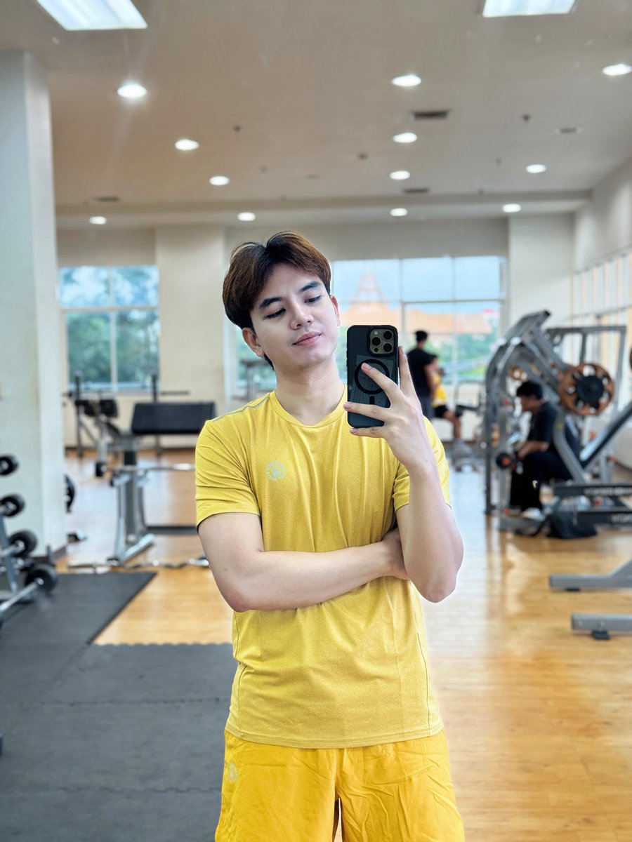 BK_Fullback's tweet photo. เหลืองไหม https://t.co/oybzm4phMN