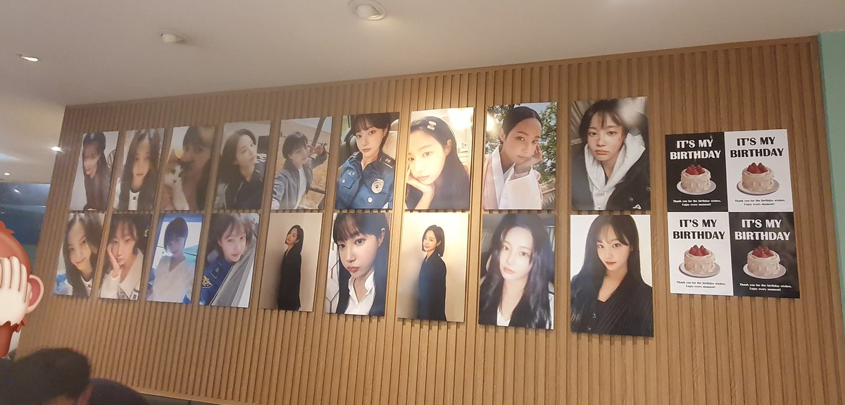 yeonwookini121's tweet photo. 연우 생카...😎

#연우 #이다빈 #생카 #생일카페 #감탄커피 #Yeonwoo #Leedabin #BirthdayCafe #8월1일 #0801 #Chloelxxlxx https://t.co/MYOKAGPnKc