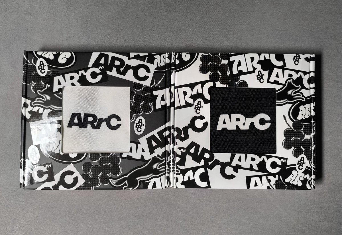 ⌞ GIVEAWAY ⋮ 01.08.25 ⌝

Bonjour ARrCers ! La fanbase organise un concours pour célébrer les 1 an du groupe 🎂

Tentez de gagner un album AR^C complet !
› 2 gagnants : 1 pour chaque version

Conditions :
› Suivre la fanbase et <a href="/official_arrc/">ARrC</a>
› Aimer et republier ce post
›