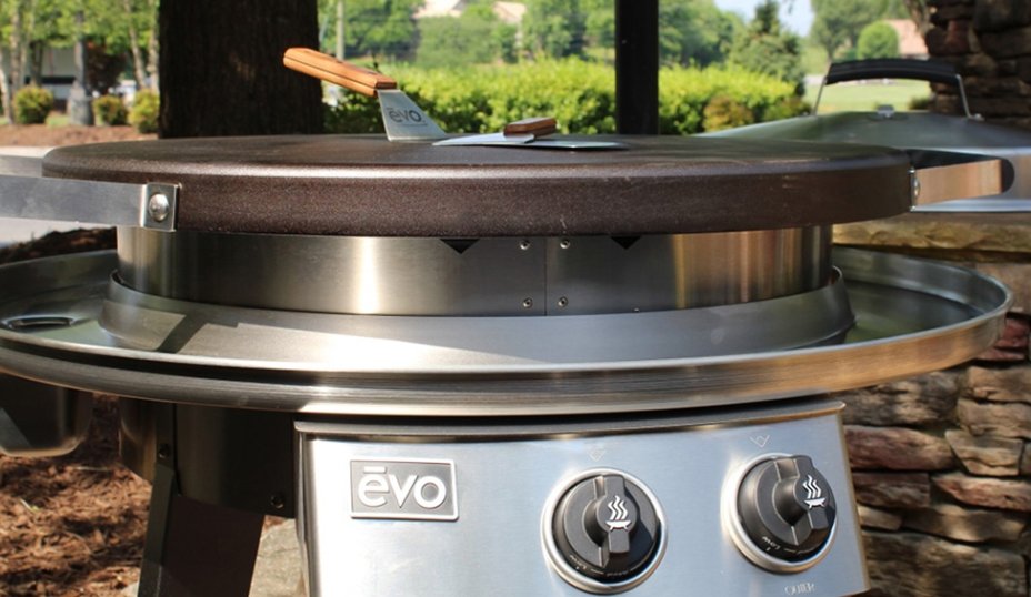 🔥 Take Your Outdoor Cooking to the Next Level with the EVO Griddle 🍳🍤
The EVO Outdoor Griddle isn’t just a grill — it’s a social cooking experience. Gather ‘round and cook everything from breakfast to hibachi-style dinners on a sleek, circular cooking surface that brings