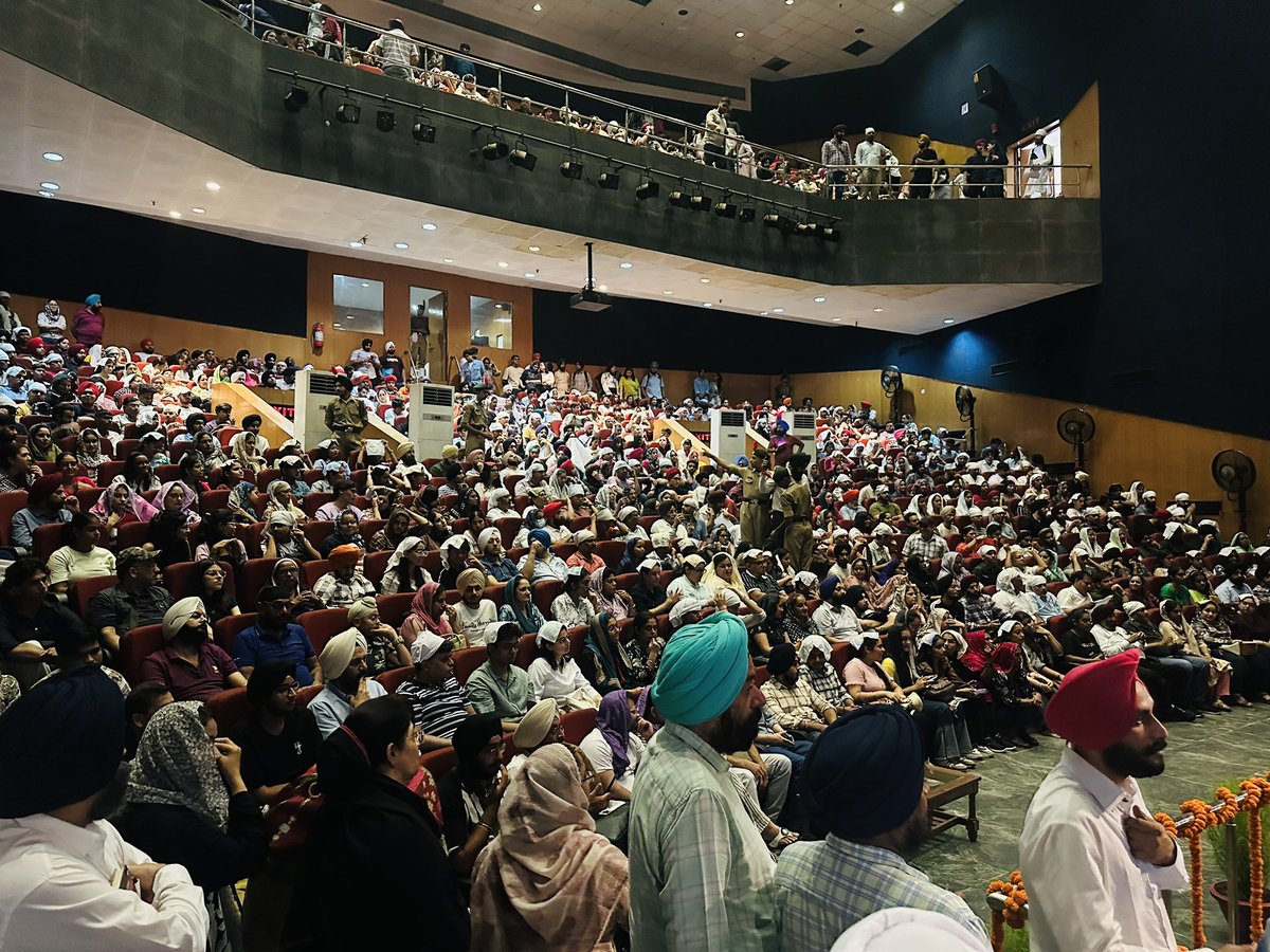 INDERPR39030895's tweet photo. Today, I had the privilege of attending the Student Orientation Programme at Sri Guru Tegh Bahadur Khalsa College in my capacity as the College Treasurer.
It was a wonderful opportunity to welcome our new students and share in the spirit of academic enthusiasm and fresh beginning https://t.co/WF6tFCfcVg