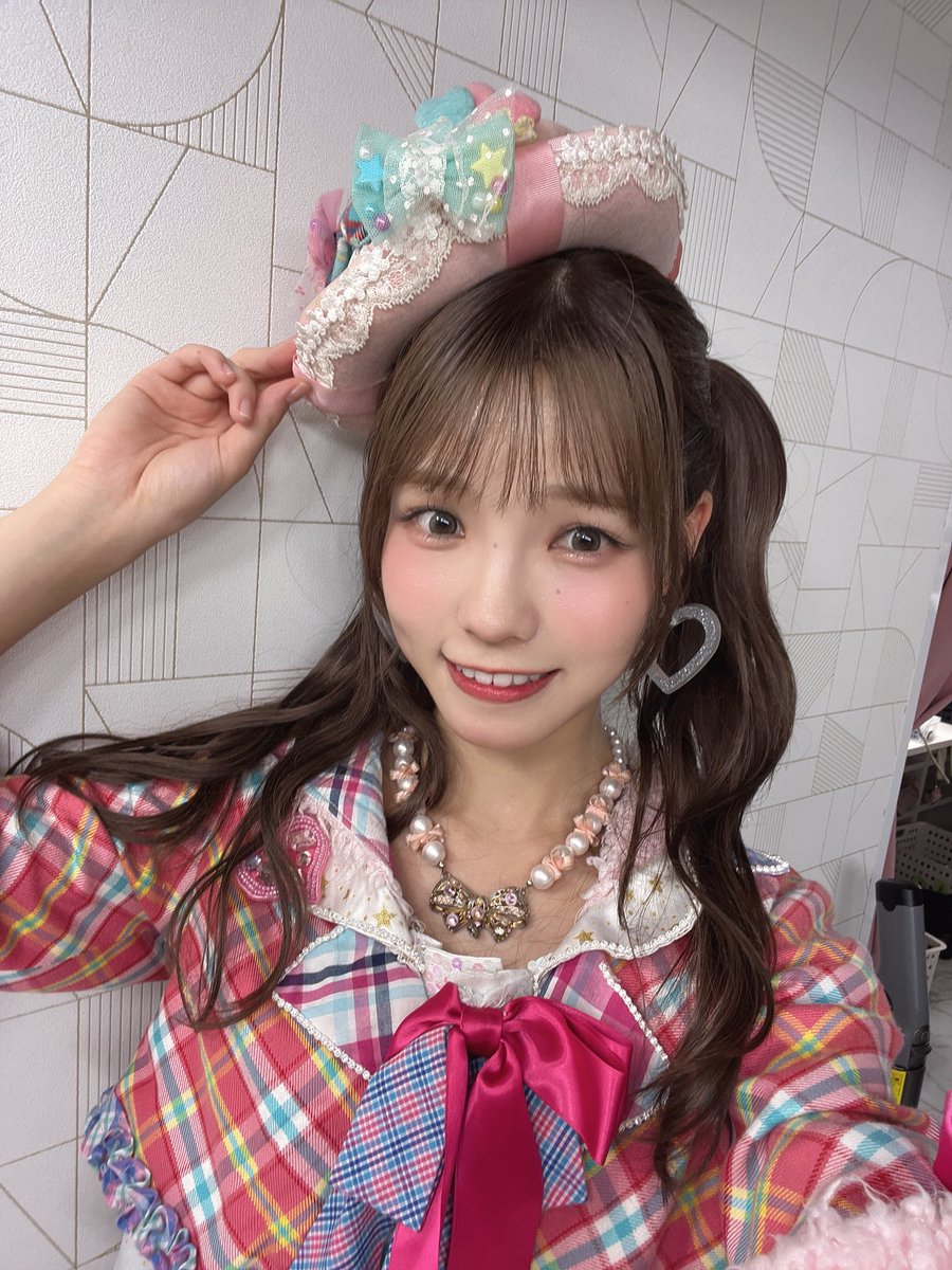 AKB48 Officialスクラッチ A賞サイン入りタペストリー髙橋 彩音 AKB48 Officialスクラッチ A賞サイン入りタペストリー髙橋 彩音