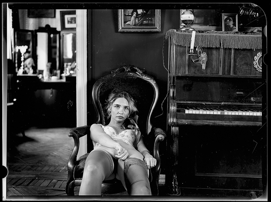 Alice

Wista 45 |  X-Ray Film

All backstage HD  videos and HQ photos can be found on patreon.com/romansilentium

#Wista45 #XRayFilm #largeformat #largeformatfilm #4x5 #4x5film #analog #naked #filmphotography #nude #nude