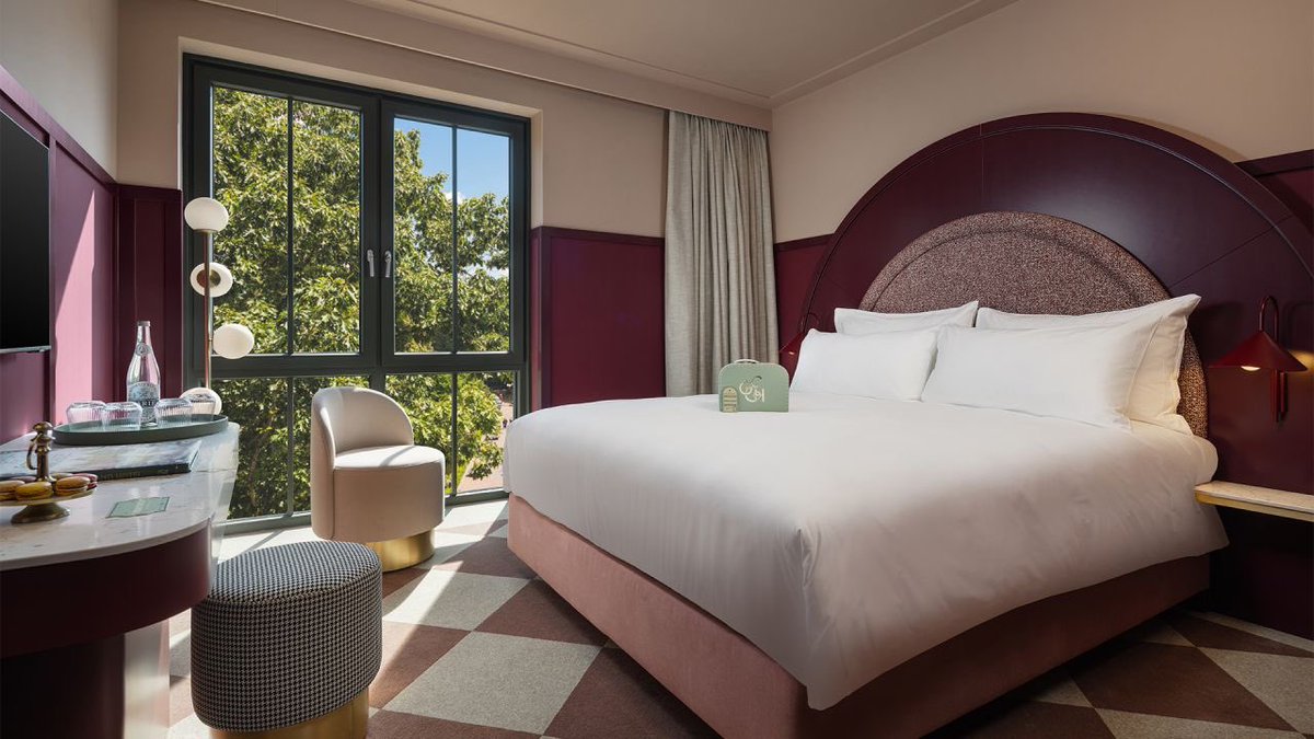 [INAUGURATION] Jour historique à Efteling !

En ce 1er août 2025, le parc féerique des Pays-Bas inaugure officiellement le Efteling Grand Hotel, son tout nouvel établissement haut de gamme situé au cœur même du parc.

👉 Quelques chiffres marquants :
•7 étages
•140 chambres et