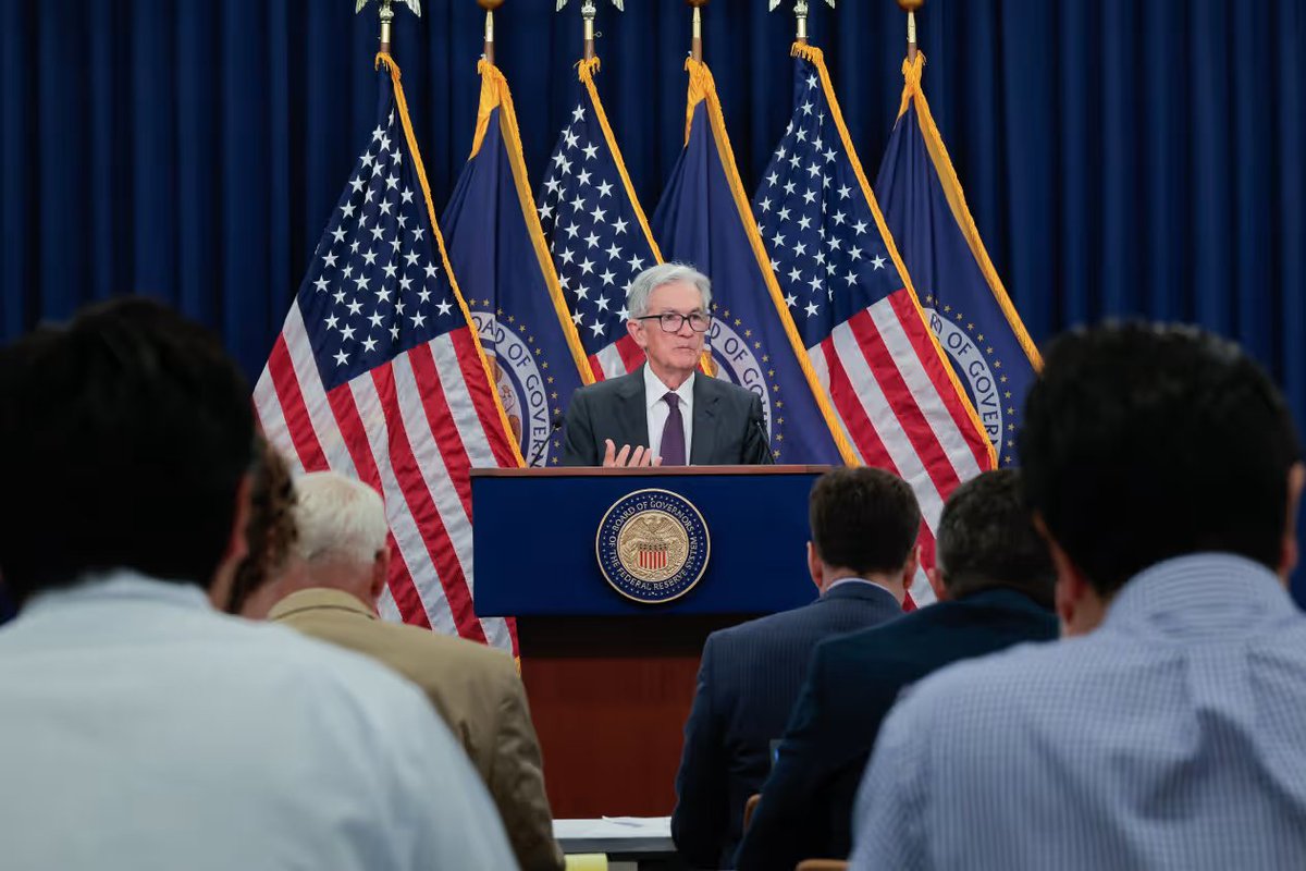 Emo_ispolink's tweet image. Powell says policy is modestly restrictive, but the economy isn’t reacting like it. 

Inflation still above target, job market solid, tariff effects just starting. Traders now pricing less than 50% chance of a September cut.