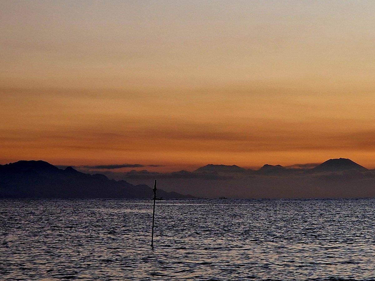 Not a bad #sunset. Bali on the left and Java on the right