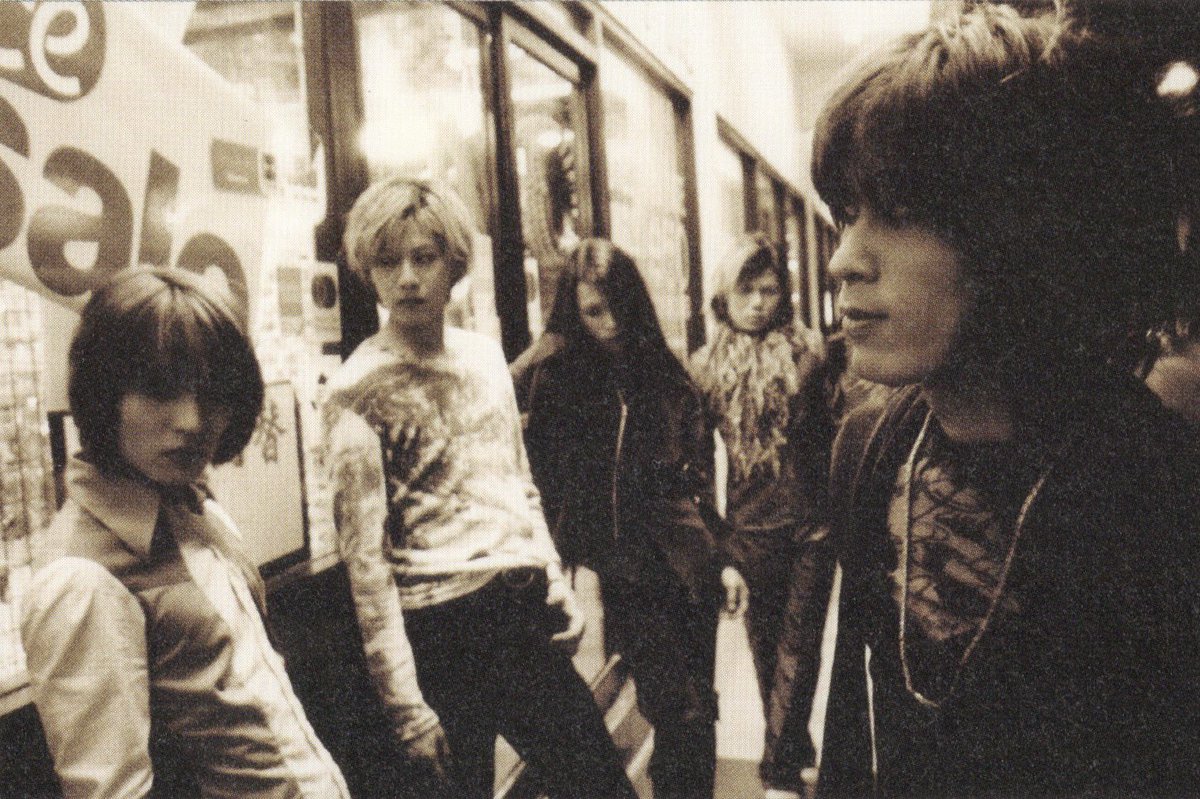 【 #ラクリママネージャーのつぶやき 】
昨日、広島県のローソンで、ラクリマの曲流れました！
ツアーの告知ですが、8/4まで全国のローソンで聞けるのでチェックしてください！

どの県のローソンで聞けたか教えてください。