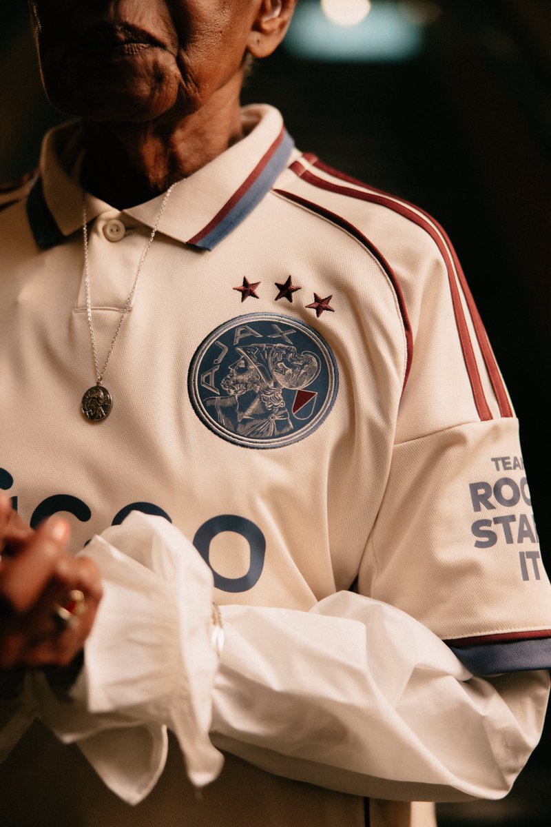 WinksFootball's tweet photo. 𝐒𝐡𝐢𝐫𝐭𝐬 𝐭𝐡𝐢𝐬 𝐬𝐞𝐚𝐬𝐨𝐧! 😍 𝐟𝐨𝐨𝐭𝐛𝐚𝐥𝐥 𝐭𝐡𝐞𝐧 𝐭𝐡𝐞 𝐰𝐞𝐝𝐝𝐢𝐧𝐠 𝐫𝐞𝐜𝐞𝐩𝐭𝐢𝐨𝐧. 🍾 https://t.co/AWd95U7W9P