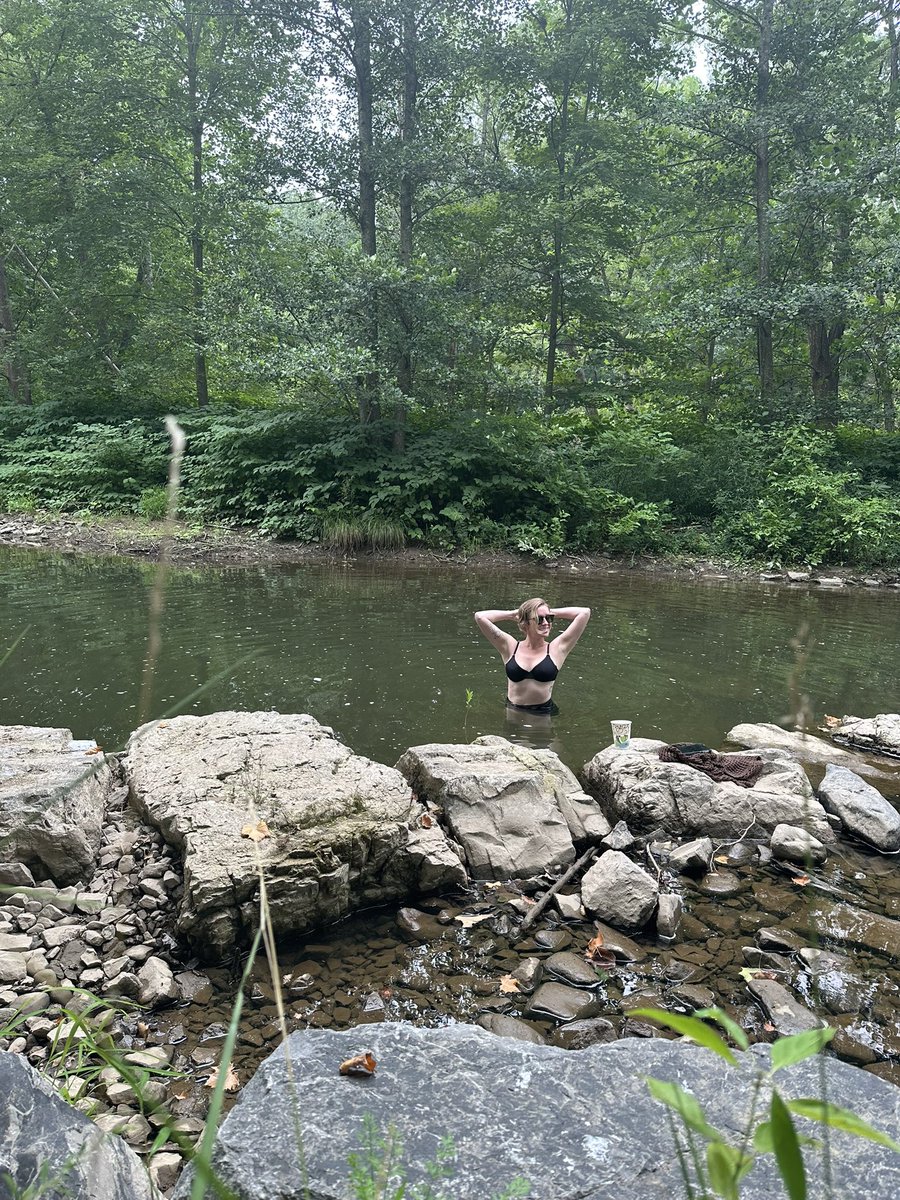 mm_kaufman's tweet photo. Day 1 of Writer Heaven. Wrote a new CNF piece, reconnected with my Icebreakers gals, and made GOAT friends—Teddy, Cher, Goldilocks, and Priscilla.
#WriterCamp @barrelhousemag https://t.co/Laau33mQjQ