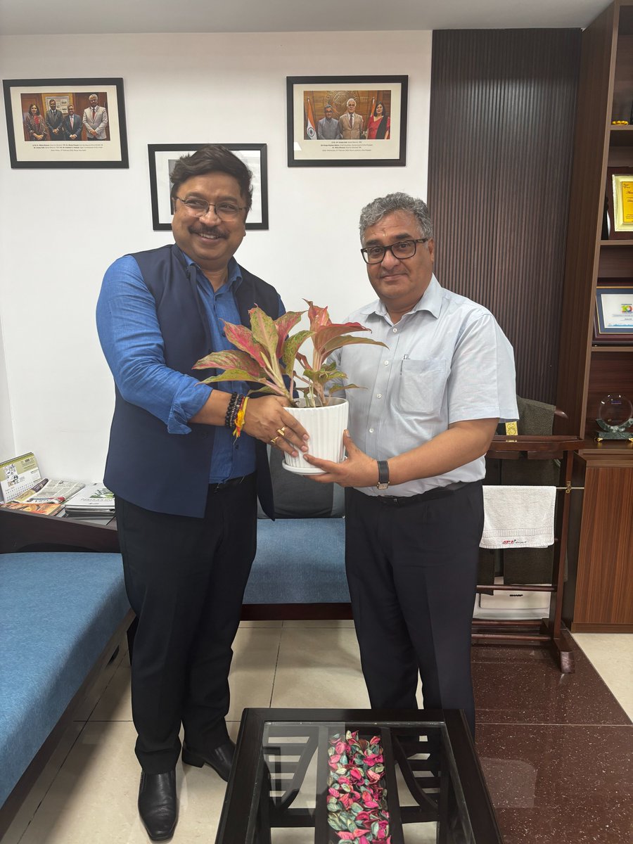 OTBLINDIA's tweet photo. We are pleased to inform you that Mr. Sanjay Seth has assumed charge as the Director of ONGC TERI Biotech Limited (OTBL) with effect from 01st August, 2025.
He was warmly welcomed by Dr. Dipankar Saharia, Managing Director, OTBL. https://t.co/7ifc4iDyn1