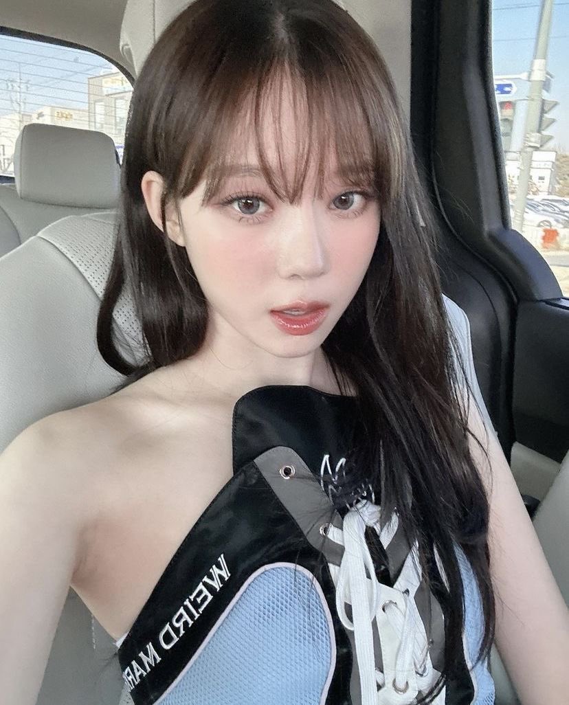 k-pop images tweet media