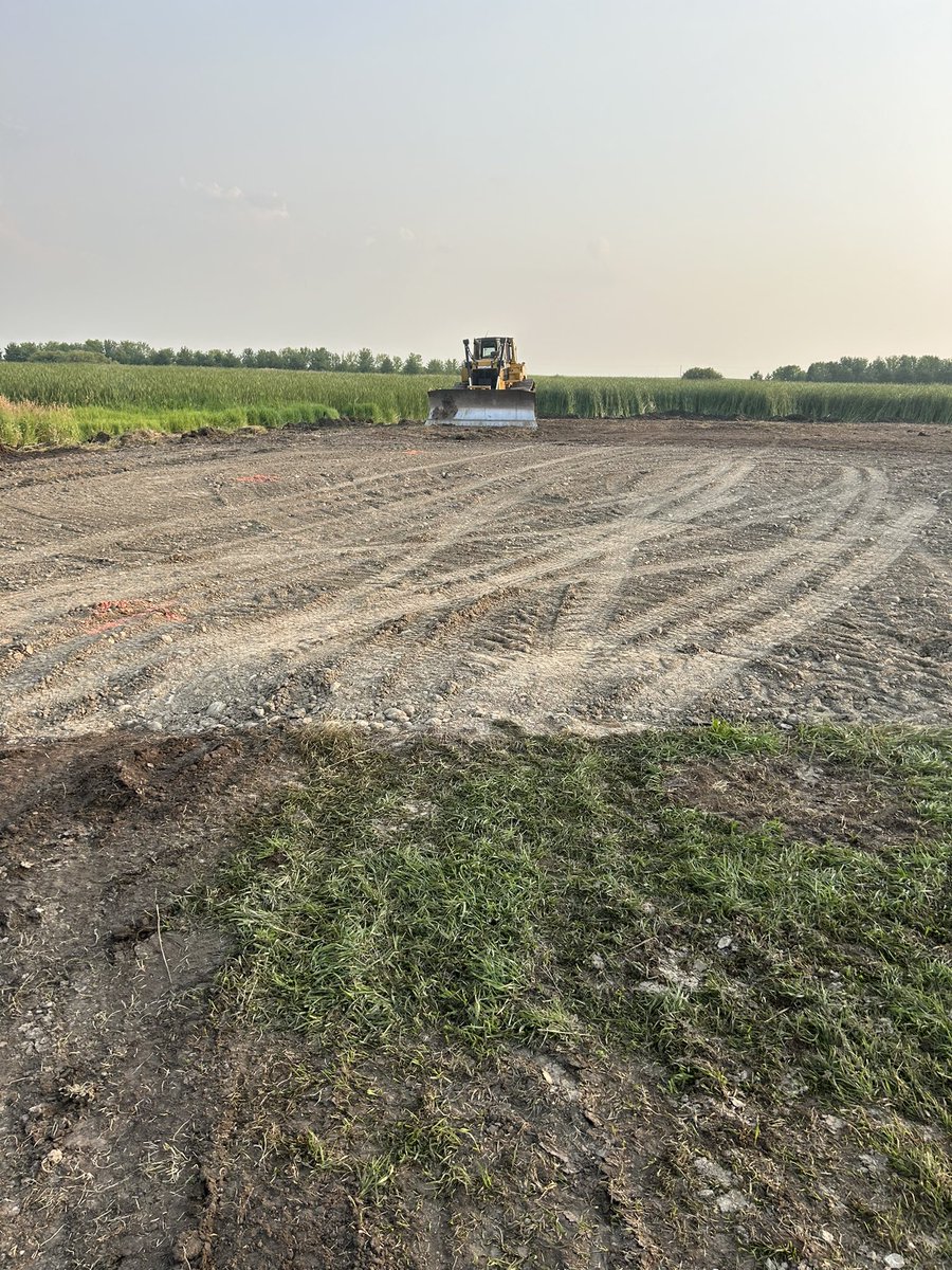 Little parking area coming along nice! Give me a call for any dirt work projects you may have in mind. 204 305 9090