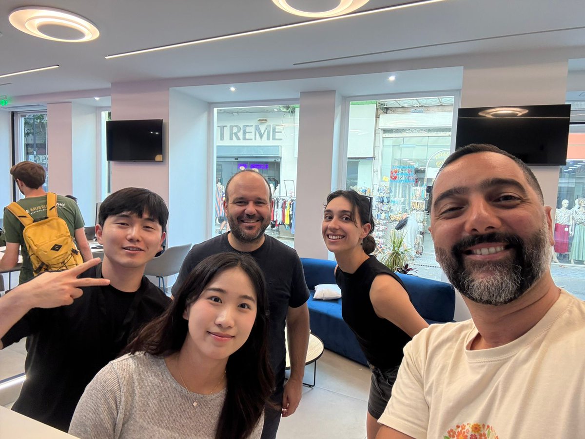 ialvanopoulos's tweet photo. I had the pleasure to meet the @OpenGraph_Labs team during last week's #OceanDAO event in @SuiHubEU. I was fascinated by their vision and passion. It's a project to keep an eye on! 👀😎👍 https://t.co/A7CYTPmqbg
