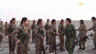 #31Jul SIRIA | YPJ. Las "Unidades de Protección de Mujeres" (YPJ) celebraron una ceremonia de graduación después de un campamento de entrenamiento militar.
#CHCh
ift.tt/UMy6Eeb