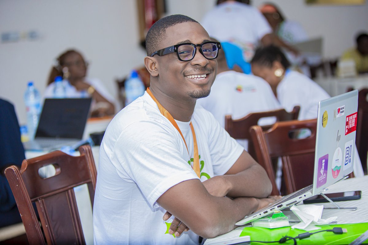 EugeneDeguenon's tweet image. The Flag                             The Face

#IndependanceDay