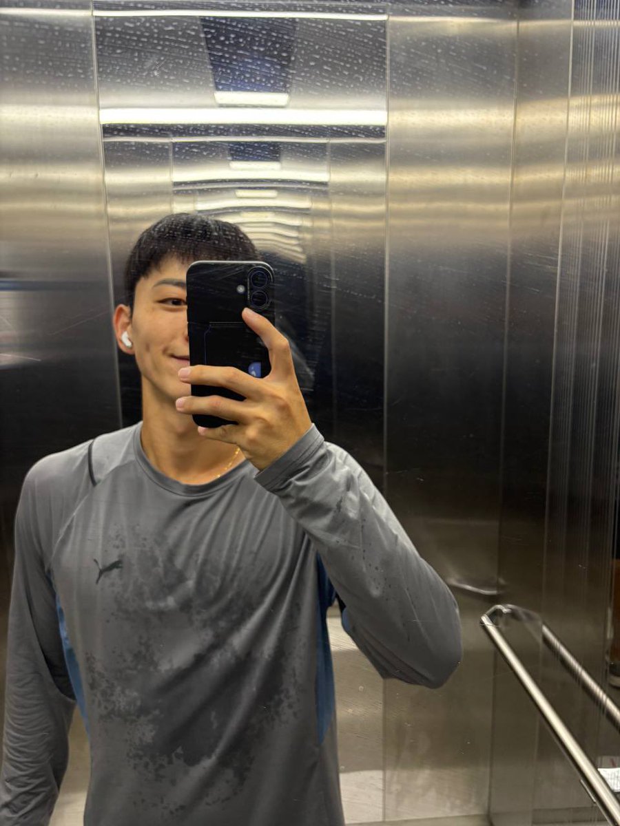 Soaked but feeling sharp 💦
Thanks <a href="/Sally_A1c/">Sally_A1c</a>, my personal health coach!