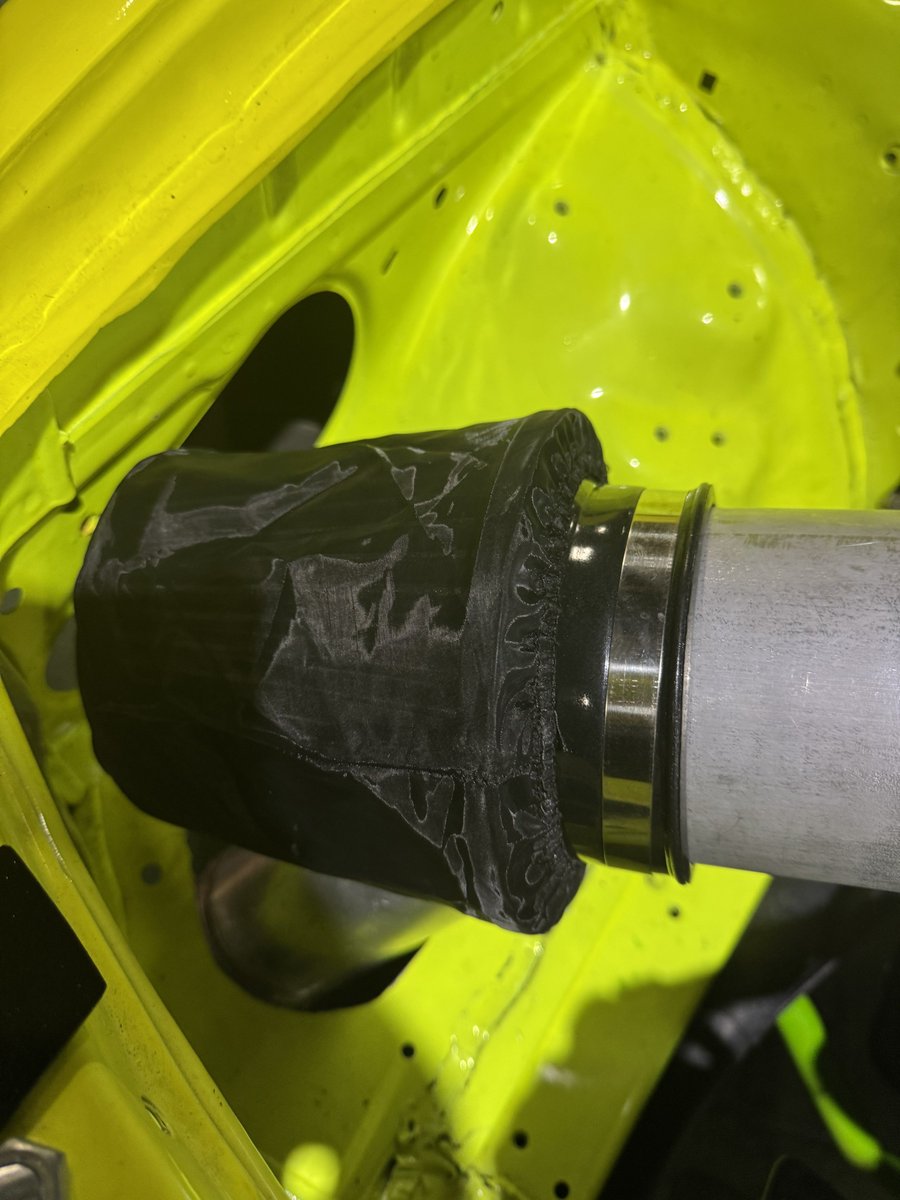 634RR's tweet photo. エアクリ用カバー 2000円(送料込)
サーキットまでの移動用や砂埃の多い場所走行、車両保管時などにどうぞ
サイズはHPIやトラストのエアクリにぴったりかと思います
※写真はKTD製100φ https://t.co/rw0GVaMjDp