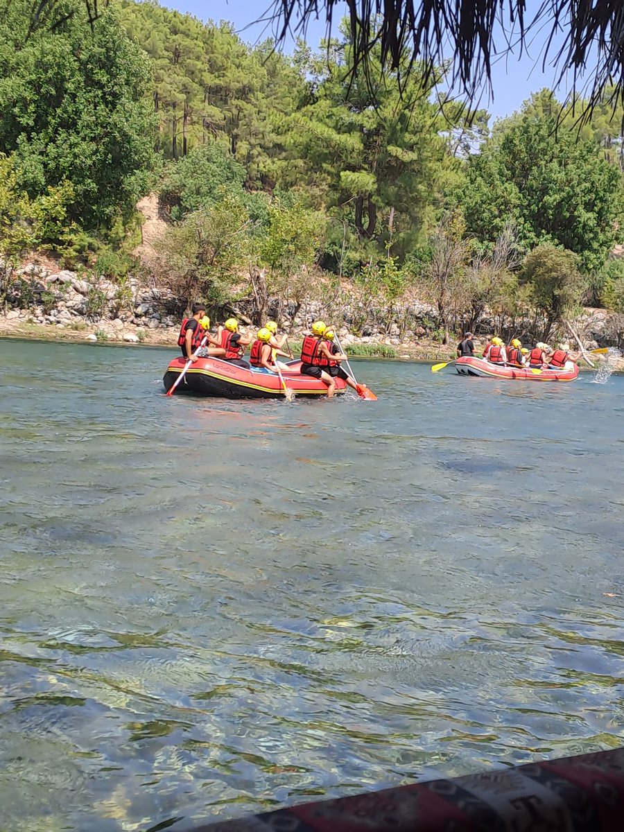 Bugün de manavgat  beşkonaktayım Rafting  yaptım havada suda süper manavgattan herkese selamlar
