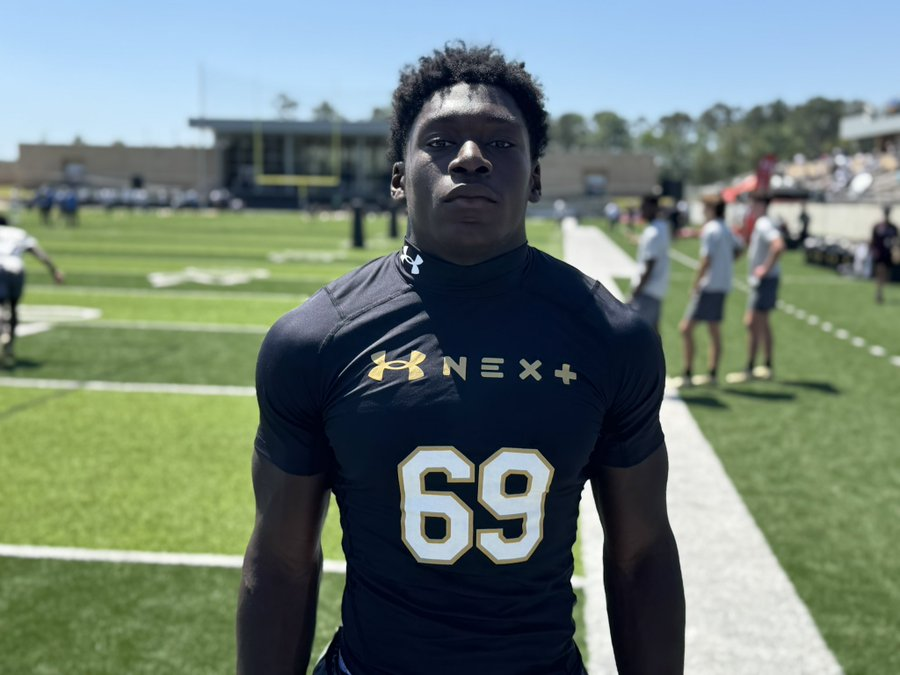 MBESportHQ's tweet photo. 🛡 Mayde Creek Defense = Grit &amp; Speed
Edge rusher Kosi Okpala brings chaos. LB Christian Arobonglo racked up 70 tackles in 2024. Safeties Stidham &amp; Wimberly bring physicality + range. This unit is FAST, physical, &amp; relentless. #txhsfb #KatyFootball #TexasFootball🐏 https://t.co/4HLlCSk3Yq