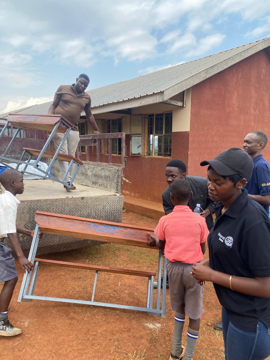 #TheSMILEsProject gives an opportunity to St Kizito P/S to enhance the learning experience through the donated desks, scholastic materials and educational support 

#TheCEOs