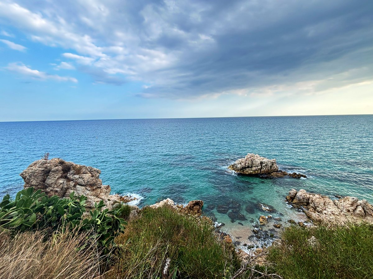 xavik64's tweet photo. On the sea… mountain is calling.
#Mediterranean #Mediterrani #sea #mountain #readytogo #withoutwords https://t.co/CdtkJjFpZd