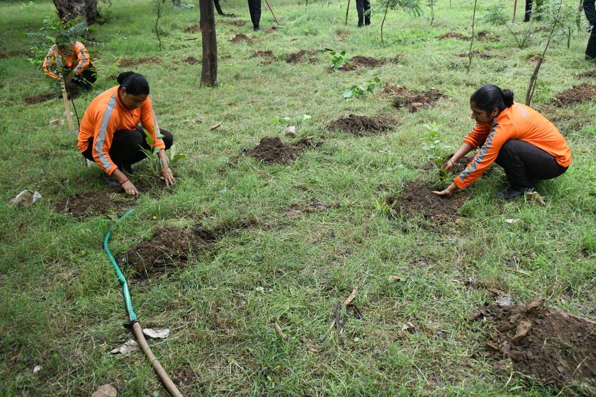 07 NDRF BATHINDA (@07ndrf) on Twitter photo "When we plant trees, we plant hope."
#7BnNDRF organized a plantation drive where all the officers and rescuers actively participated, reaffirming their commitment to a greener and safer future.
<a href="/NDRFHQ/">NDRF India I राष्ट्रीय आपदा मोचन बल 🇮🇳</a> <a href="/HMOIndia/">गृहमंत्री कार्यालय, HMO India</a> <a href="/ndmaindia/">NDMA India | राष्ट्रीय आपदा प्रबंधन प्राधिकरण 🇮🇳</a> <a href="/ANI/">ANI</a> <a href="/PIB_India/">PIB India</a> "When we plant trees, we plant hope."
#7BnNDRF organized a plantation drive where all the officers and rescuers actively participated, reaffirming their commitment to a greener and safer future.
<a href="/NDRFHQ/">NDRF India I राष्ट्रीय आपदा मोचन बल 🇮🇳</a> <a href="/HMOIndia/">गृहमंत्री कार्यालय, HMO India</a> <a href="/ndmaindia/">NDMA India | राष्ट्रीय आपदा प्रबंधन प्राधिकरण 🇮🇳</a> <a href="/ANI/">ANI</a> <a href="/PIB_India/">PIB India</a>