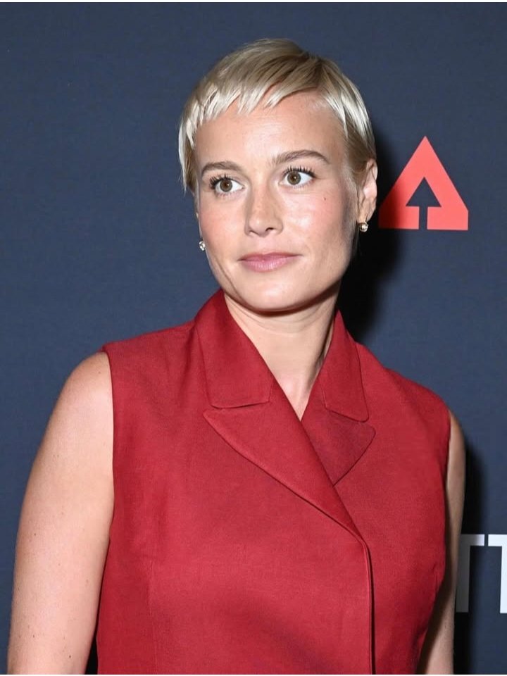 cobacho_antolin's tweet photo. Nuevas fotos de nuestra querida Brie Larson ayer asistiendo a la celebración de presentación de "Battlefield 6" de EA (Electronic Arts) en Los Ángeles.

Crédito:@brielarsonbr https://t.co/Y4zOt1wfqG