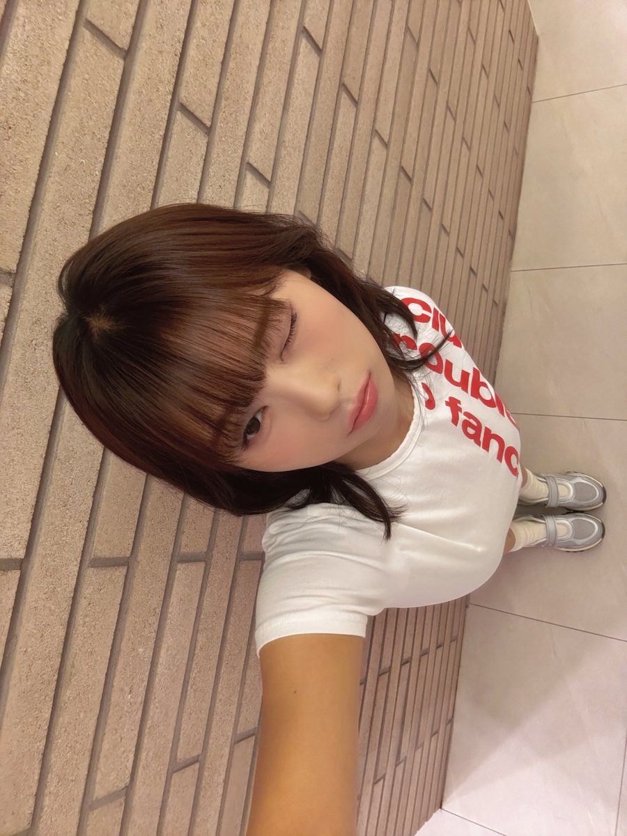 UNIS_offcl's tweet photo. (빠안히)

#UNIS #유니스
#HYEONJU #진현주 https://t.co/KZtdKk9XNu