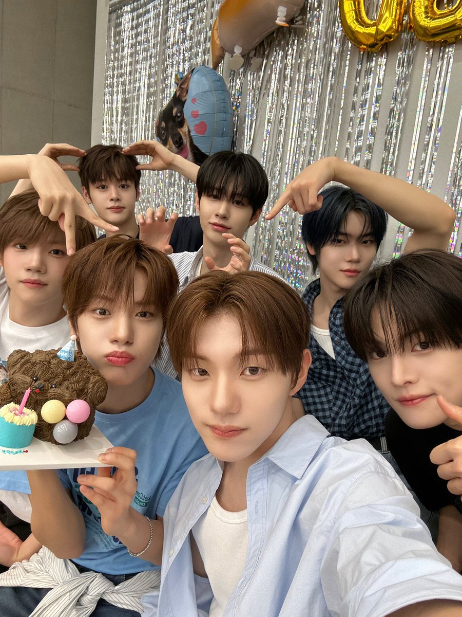 CLOSEYOUREYES クロユア クルユア 団体撮影会 団体サイン会 CLOSEYOUREYES クロユア クルユア 団体撮影会 団体サイン会