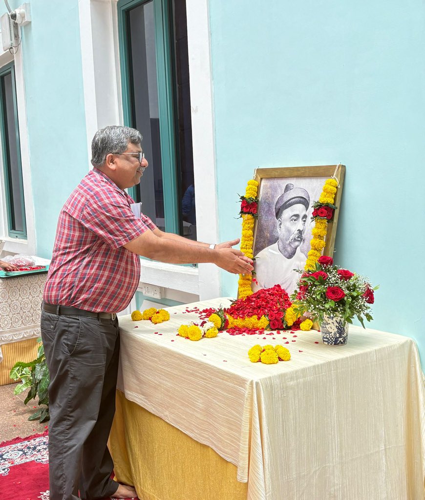 Paid floral tributes to Lokmanya Bal Gangadhar Tilak on his birth anniversary at the Secretariat Complex.
A pioneer of India’s freedom struggle, his ideals of Swaraj and nationalism continue to inspire us all.