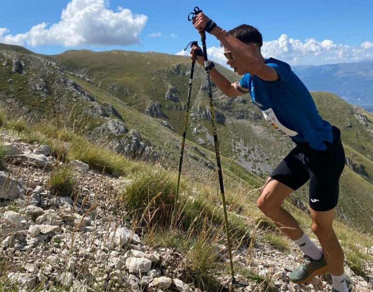 Debut prometedor del planter català al Mundial de Skyrunning
🥇🥈

Ïu Net, Lluís Puigvert, Biel Sagués i Gabriela Lasalle lideren l'equip <a href="/fedme_es/">Fedme</a> aconseguint quatre de les vuit medalles en la prova vertical del Mundial Juvenil d'Aquila

➕INFO➡️ tuit.cat/vhga9