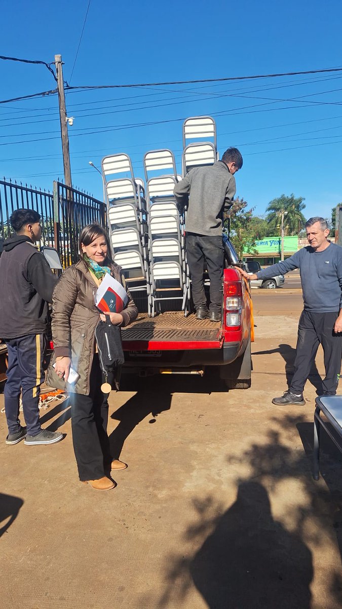 🏫 Realizamos la entrega de mobiliario en las siguientes escuelas:                                                                                 🔸NENI 2125 Gob. Roca
🔹NENI 2151 San Ignacio
🔸Escuela 110 Posadas
🔹NENI 2089 Santa Ana
🔸Bop. 35 Garupá

#EsEntreTodos
#Educación