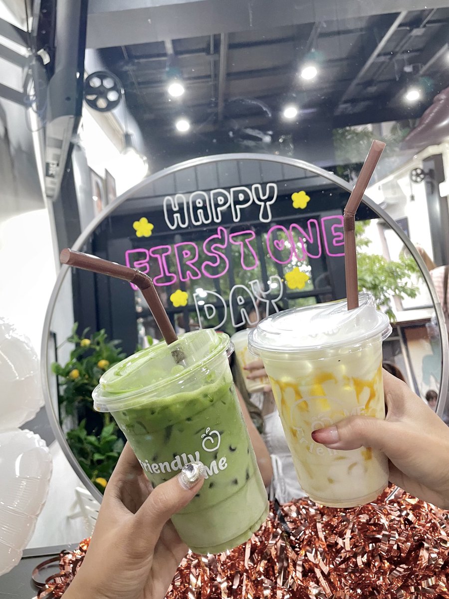 ksdhsvt's tweet photo. w/ @nattha_ntkj 🤜🏻🤛🏻

#FirstOne25thBDKeepShining
#Firstoneday #TleFirstone 🤍 https://t.co/UYdMYAjSH1