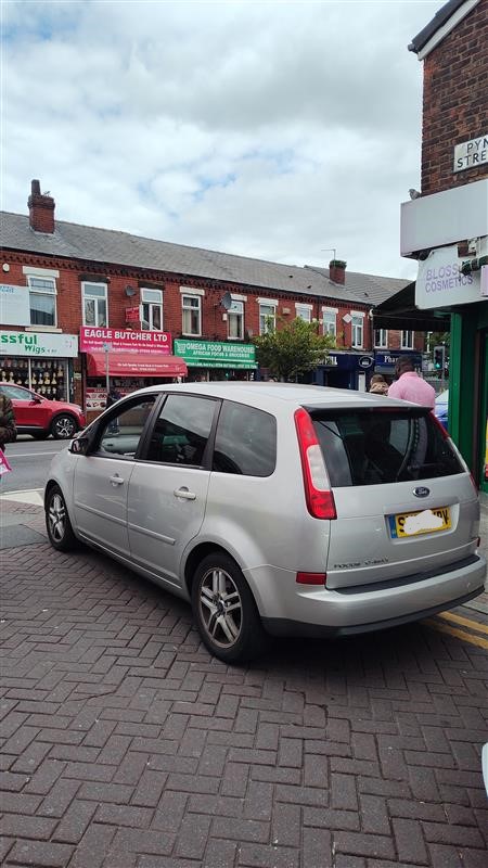 👮🏽‍♀️ Neighbourhood TEAM 2 👮🏽‍♀️Harpurhey

 Team 2 Vehicle seized 165, no insurance and no licence. Driver is being dealt with for driving offences.
Intel will be submitted for no licenced driver .
 
#Team2 #InspPickavance #safe4summer #safertowns