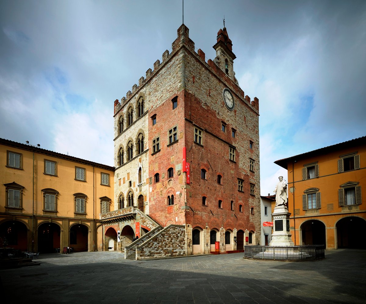 🌞In #agosto, il #Museo di #PalazzoPretorio di #Prato non va in #vacanza!
Vi aspettiamo tutti i giorni dalle 10:30 alle 18:30 (chiusura: martedì).
Scoprirete otto secoli di storia dell'#arte: #artisti come #Donatello, #Lippi, #DellaRobbia, #Soffici, #Pistoletto, e molti altri!