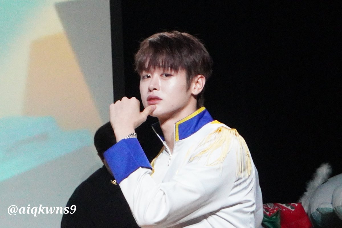 he seriously looks regal 

#MAJINGXIANG #마징시앙 #马靖翔 #CYE #CloseYourEyes