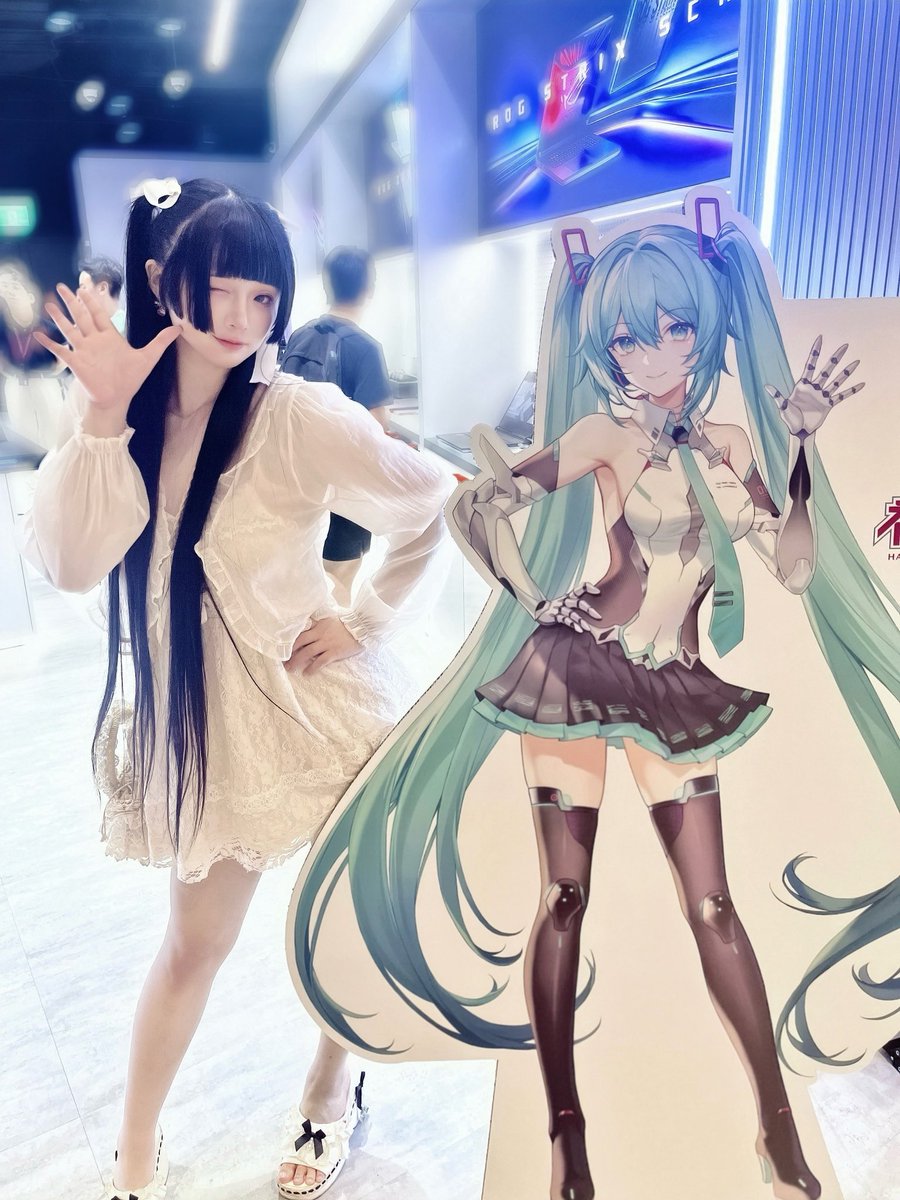 落落Raku_66🐾 (@rakuraku166): with my waifu！！🌟