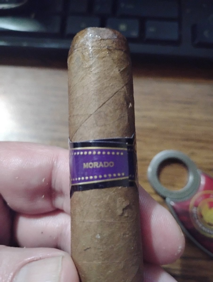 mobarbq's tweet photo. Black Pearl Morado Robusto. #cigars #cameroonwrapper #LPH https://t.co/3iIUiZeRj6