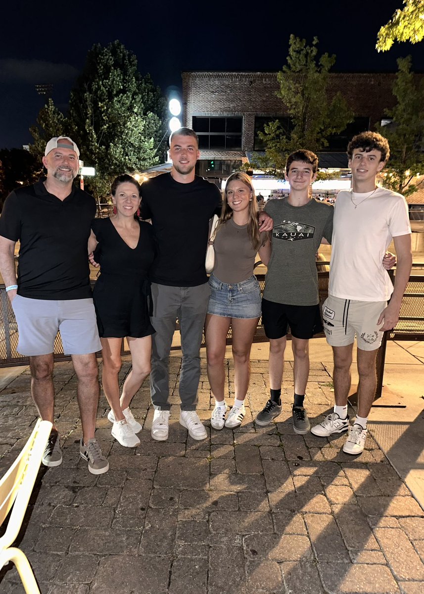 Thank you <a href="/MadisonSocial/">Madison Social</a> for a great night celebrating our baby Nole graduating! 

<a href="/BAfromThe904/">Brian9N0LE4 🍢</a>