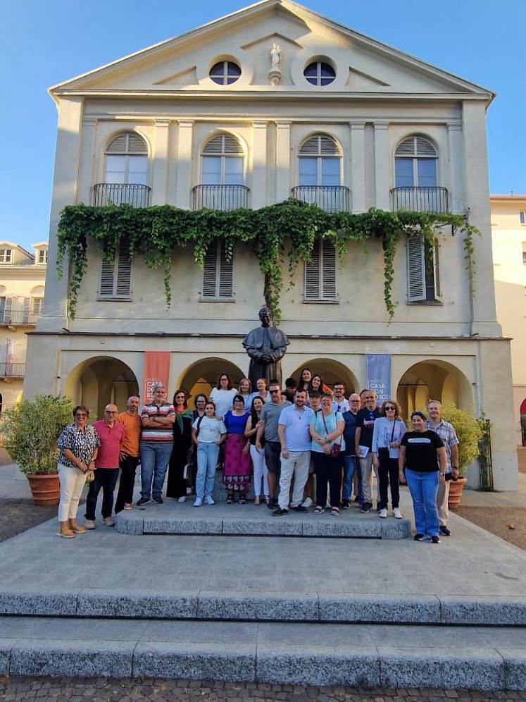 #VeranoSalesiano I Crónica de un viaje que nos tocó el alma ❤️

Turín. Valdocco. Chieri. Colle Don Bosco.

36 peregrinos. Una sola Familia.
No ha sido un viaje. Ha sido un reencuentro.

#SomosFuturo