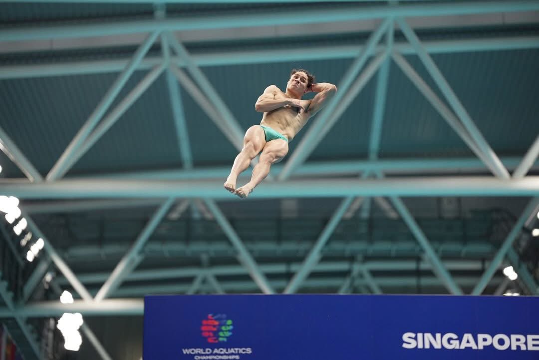 PicksEnCancha's tweet image. ¡Oro para México! 🇲🇽🥇
¡Oro para Osmar! 🇲🇽🥇

Que orgullo despertar viéndote campeón mundial 🥹 el medallista olímpico Osmar Olvera logra el primer lugar en la final varonil de trampolín 3m, en el Mundial de Deportes Acuáticos Singapur 2025.

🇲🇽 🥇529.55
🇨🇳 🥈522.70
🇨🇳 🥉515.55