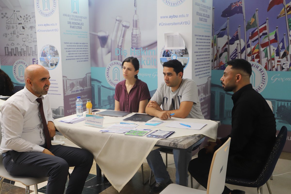 #AYBÜ Tanıtım ve Tercih Günleri, Etlik 15 Temmuz Şehitleri Yerleşkesi'nde devam ediyor.

Sorularınızı cevaplamak için tüm aday öğrencilerimizi üniversitemize bekliyoruz.

#tercihimaybü

<a href="/acengizkoseoglu/">Ali Cengiz Köseoğlu</a>