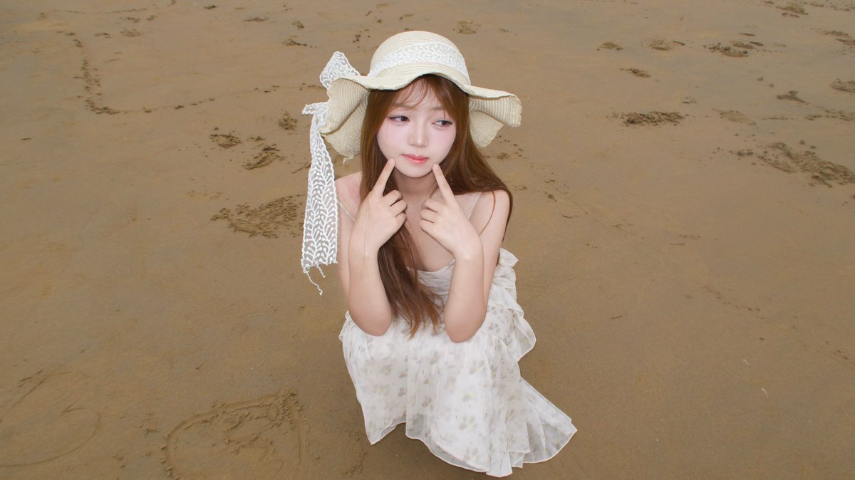 福利姬小鼠宝分享的黄推图片2 - 网红私拍内容