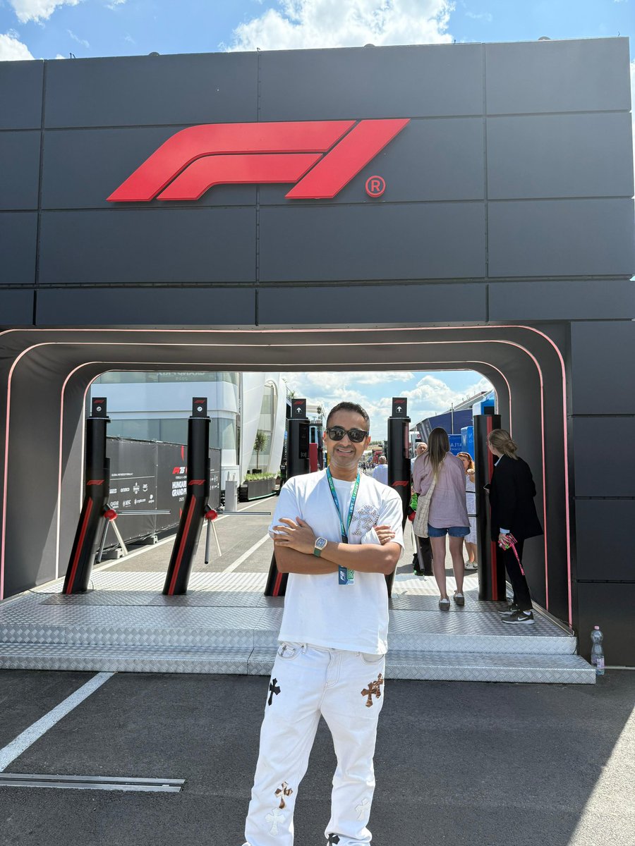 Evan Luthra tweet media