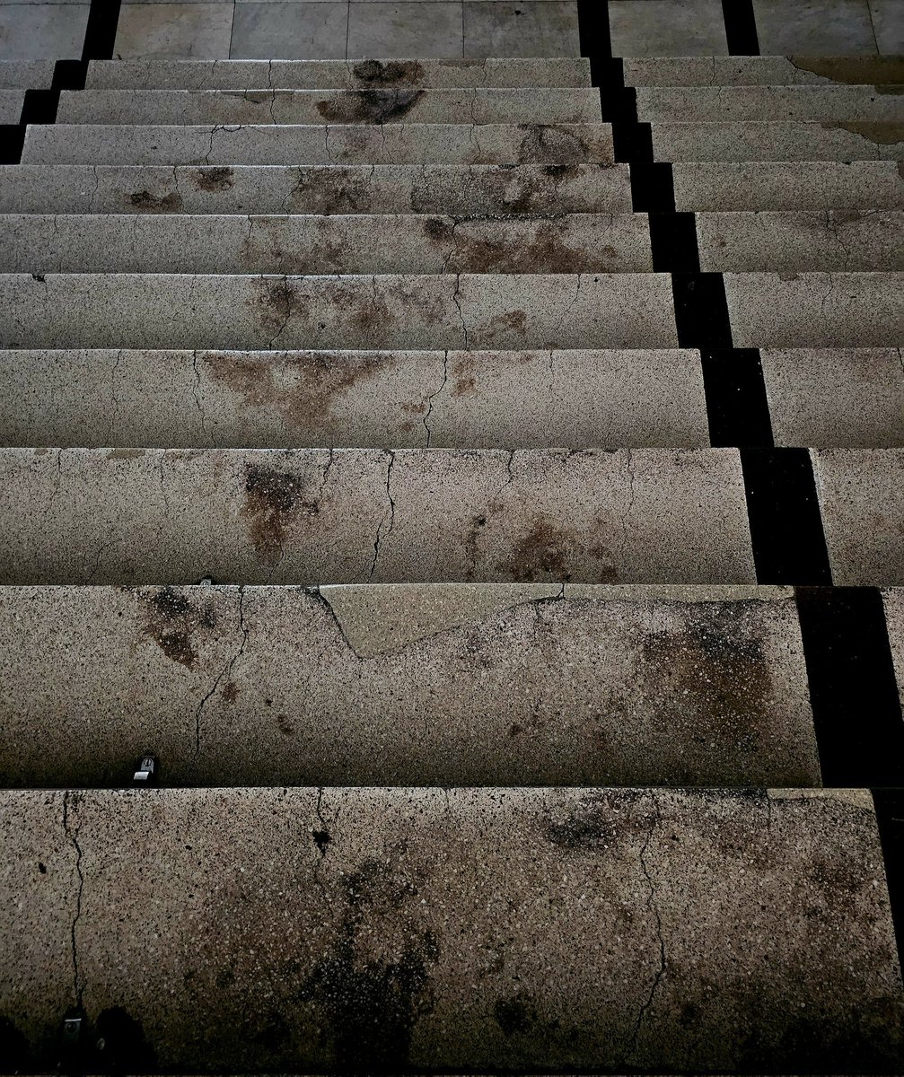 81 lat po #PowstanieWarszawskie1944, a krew naszych braci i sióstr jest ciągle widoczna.