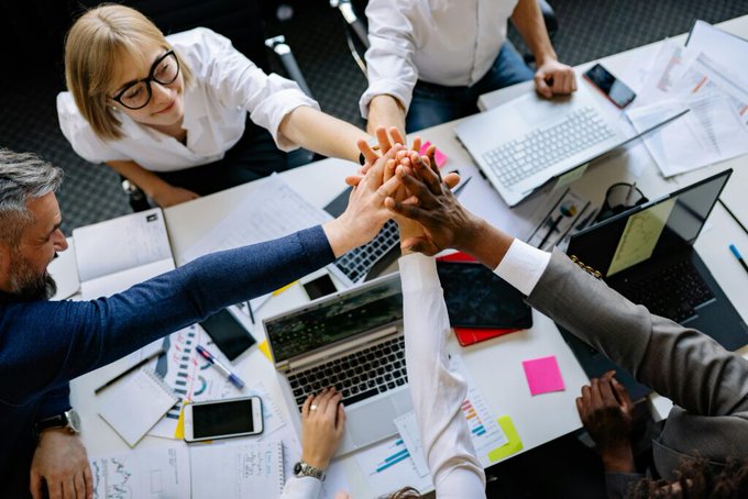 rahul_solanki9's tweet image. Planning your move to the cloud?   

Make it smooth, secure, and strategic. Here&apos;s a breakdown of cloud migration best practices to guide your journey.   

#CloudMigration #TechTips #ITStrategy #CloudComputing