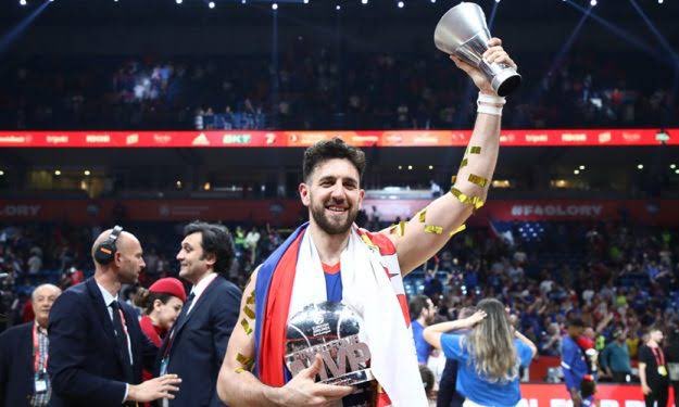 ctnkya_salih's tweet photo. İsmail Şenol: ''Vasa, büyük bir Efes efsanesi. Emekli olduğunda forması salonumuzda asılı olacak.''

#micic  #anadoluefes  #euroleague https://t.co/B52eLP69jW