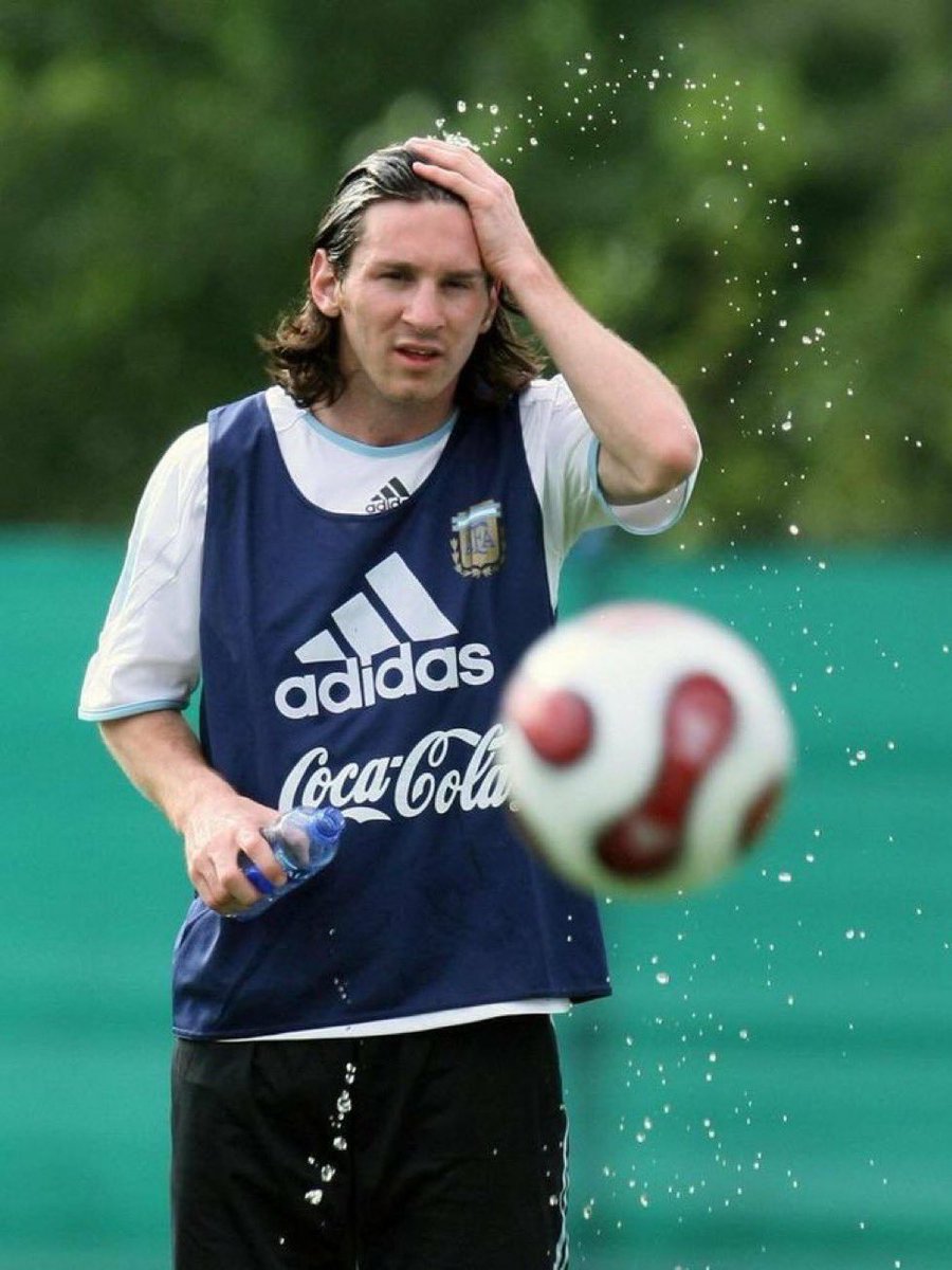lionel messi archiv (@leomessiarchiv) on Twitter photo 