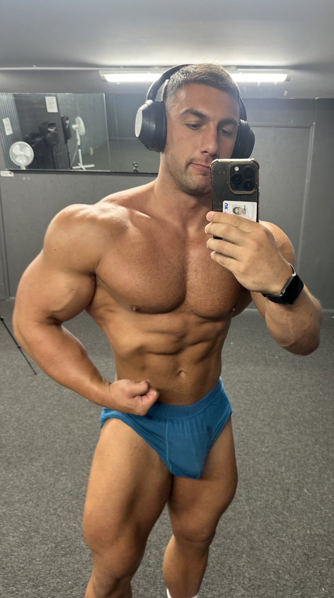 AlphaMuscleGod tweet media